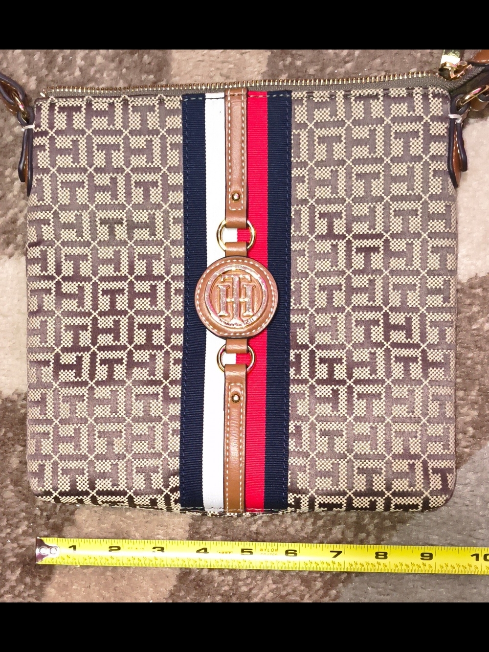 ๐Tommy Hilfiger Jaden Plus crossbody bag - Picture 4 of 9